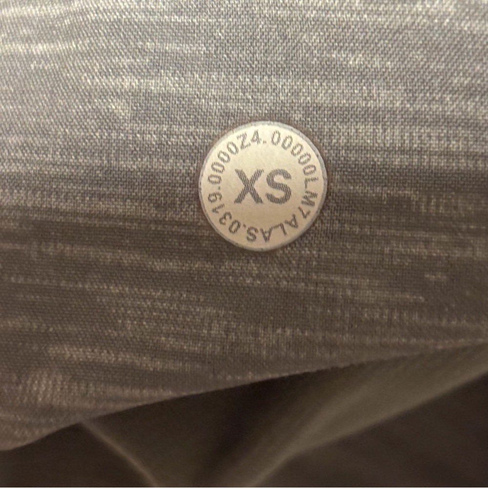 lululemon athletica Men's Heathered Gray Athletic Shorts - Picture 7 of 7